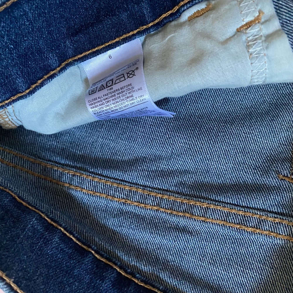 GAP MID RISE Shorts Size 6 - Picture 3 of 3